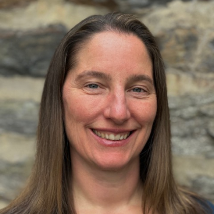 Stephanie McKnight Headshot